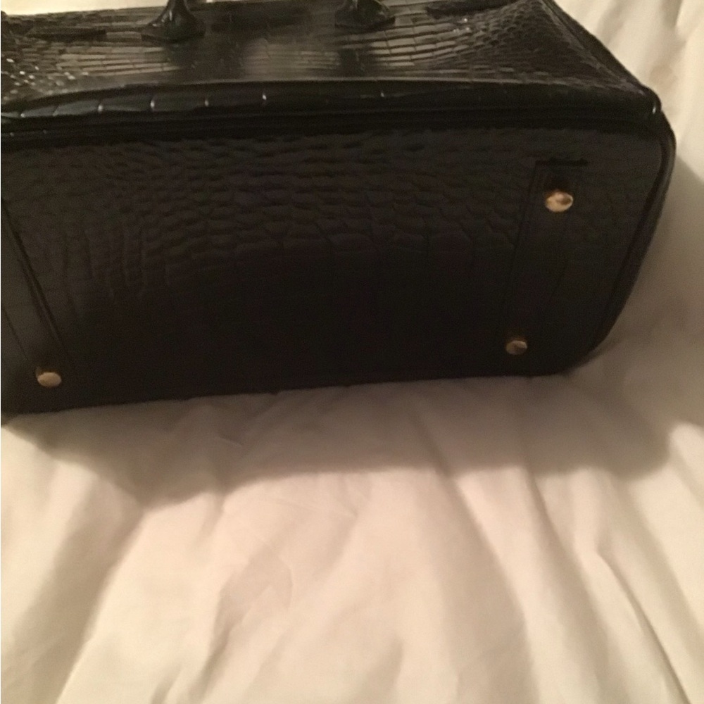Luxurious Black Embossed Leather Crocodile Bag Gold HW - Picture 9 of 13